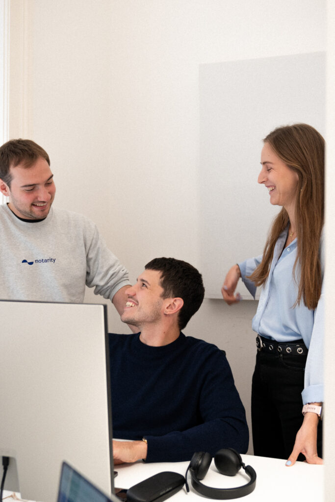 Team von notarity arbeitet an Remote Online Notarisation, um den Zugang zu notariellen Dienstleistungen zu erleichtern.